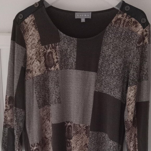 Laura 3/4 sleeves women's blouse is brown with a white/beige square design large - Picture 1 of 6